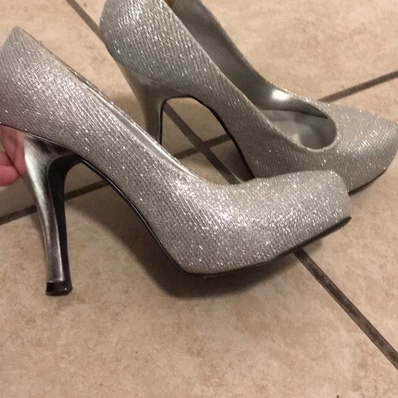 Quipid Silver Glitter Heels - Picture 6 of 8